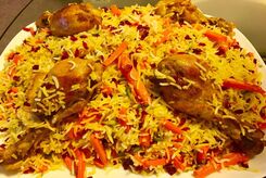 هویج پلو با مرغ رو به سبک رستورانی درست کن! + مواد لازم