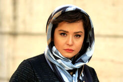 سلفی هنرمندانه مهراوه شریفی نیا