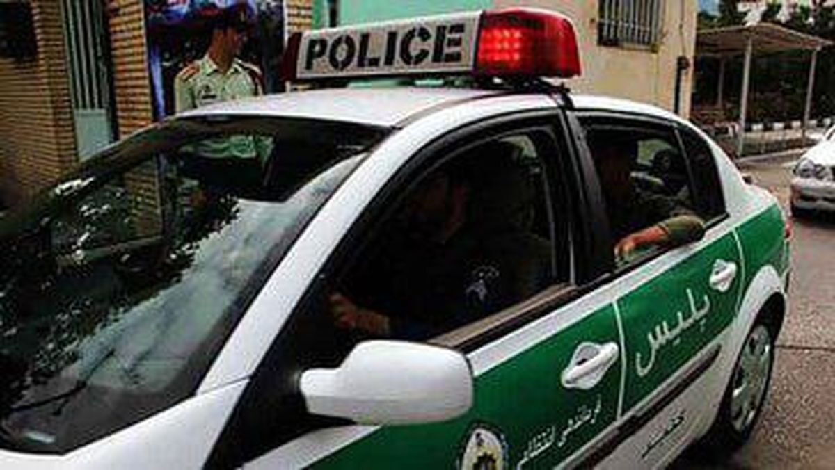 واکنش پلیس به بازداشت خشن یک دختر در خیابان + فیلم