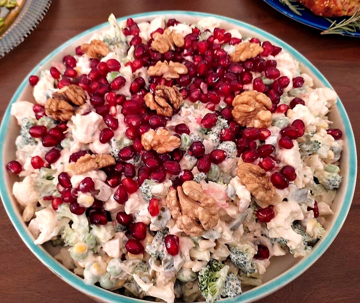 یک سالاد خوشمزه و مهیج برای شب یلدا + مواد لازم
