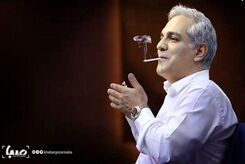 بوسه مهران مدیری جنجالی شد