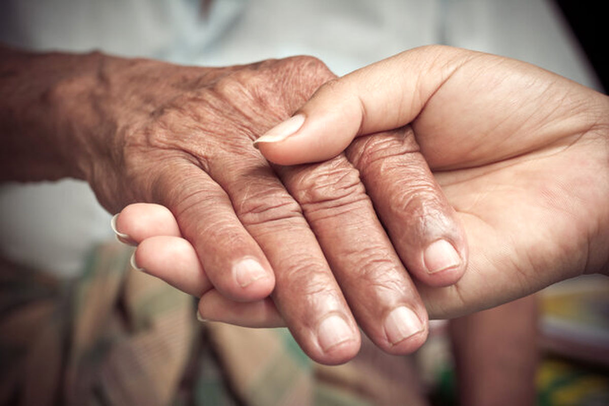 روابط اجتماعی خطر افسردگی را از سالمندان دور می‌کند