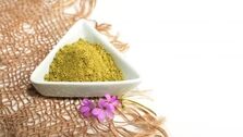 طریقه رنگ کردن حرفه ای مو با حنا و خواص آن | آموزش رنگ کردن مو مرحله به مرحله