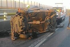 عکس پژو چپ شده در آزادراه تهران-قم / مرد ۶۰ ساله زنده ماند