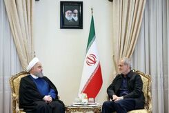 حسن روحانی به دیدار پزشکیان رفت + عکس