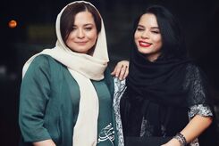 رونمایی ملیکا و مهراوه شریفی نیا از پدر ناتنی خود + عکس