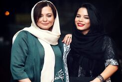 رونمایی ملیکا و مهراوه شریفی نیا از پدر ناتنی خود + عکس