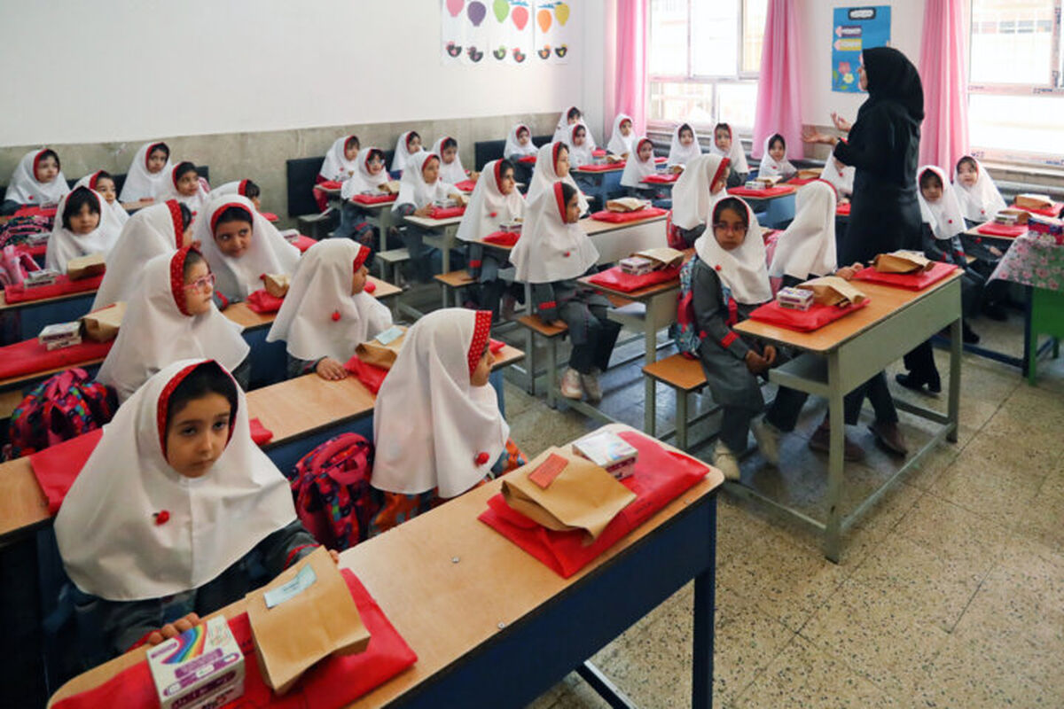 حساب معلمان بازنشسته شارژ شد