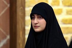 قابی از سردار سلامی و زینب سلیمانی در مصلای کرمان