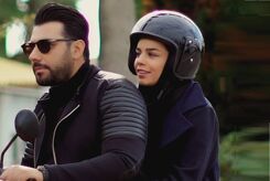 عکس جنجالی احسان خواجه امیری و همسر و فرزندش در خارج از کشور