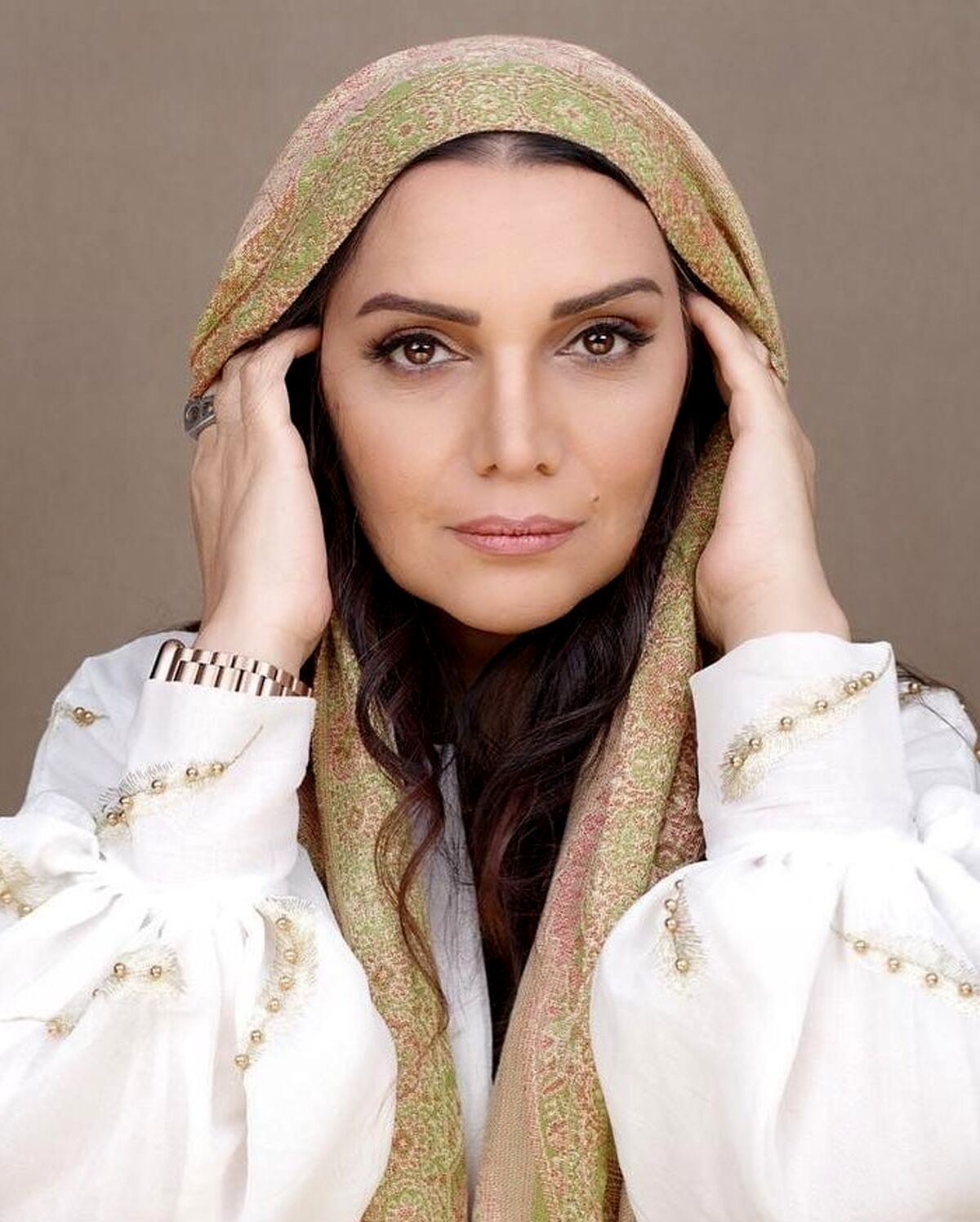 الهام پاوه نژاد عزادار شد +عکس