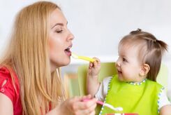 بهترین غذاهای تقویتی برای یک سالگی؛ کودکان یک ساله به چه غذاهایی نیاز دارند؟