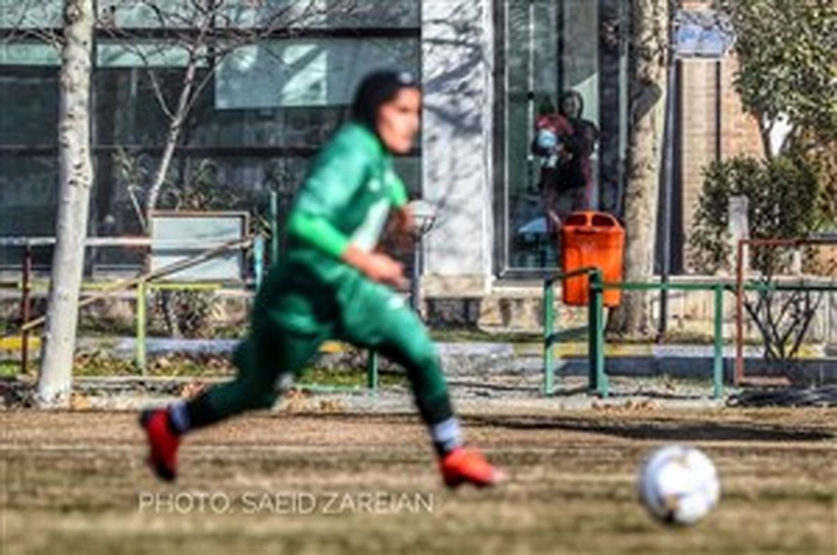 مادربزرگ ،مربی سایه تیم ملی زنان ایران (عکس)