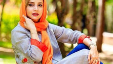 شبنم قلی خانی در میان جمعی از مشتی ترین مردان