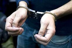 دندانپزشک مسلح در حال مصرف شیشه دستگیر شد