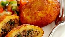 طرز تهیه و مواد لازم کوکو سیب زمینی شکم پر