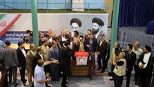 به این خبرنگار صداوسیما یک جفت جوراب هدیه کنید + عکس