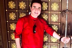 کار جنجالی داریوش فرضیایی: دوباره فیلم هندی خواندنش را منتشر کرد+فیلم