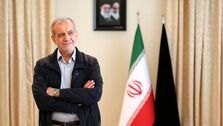 تصویر جنجالی پزشکیان با شلوار جین در مراسم رسمی