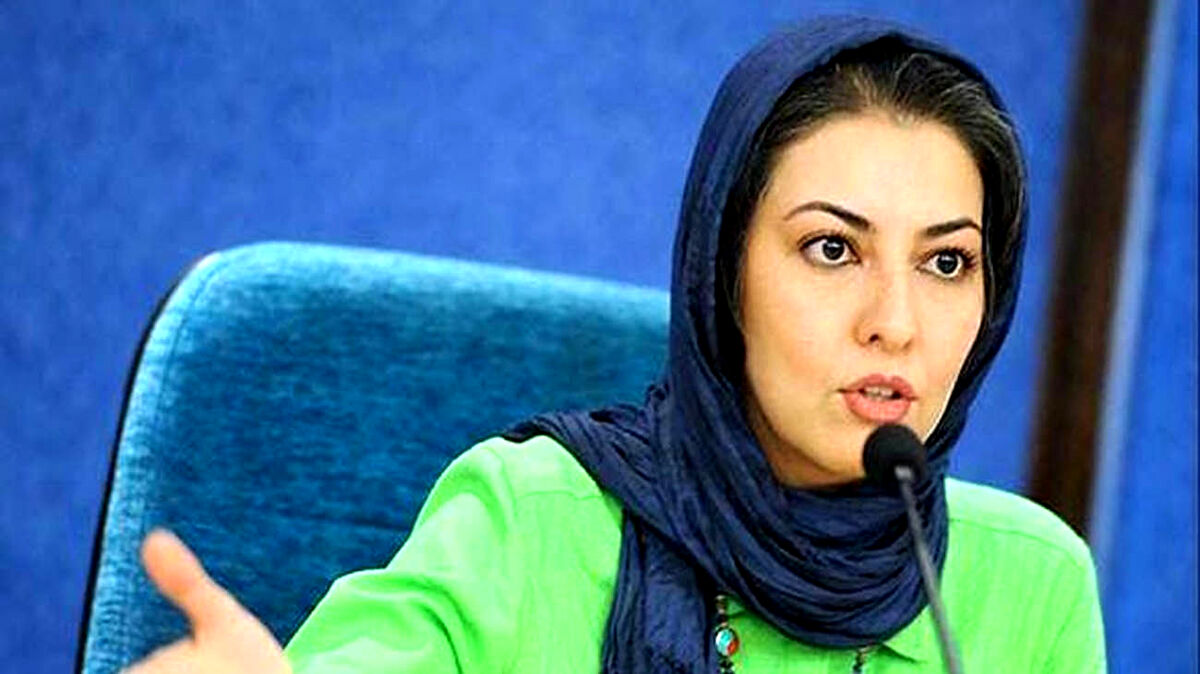 عکس خنده‌دار آناهیتا همتی به مناسبت شب یلدا