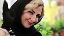 چهره غمناک مرجانه گلچین | مرجانه گلچین سر خاک خواهرش