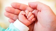 مادر سنگدل به خاطر عمل زیبایی فرزندش را فروخت| جزئئیات ماجرا