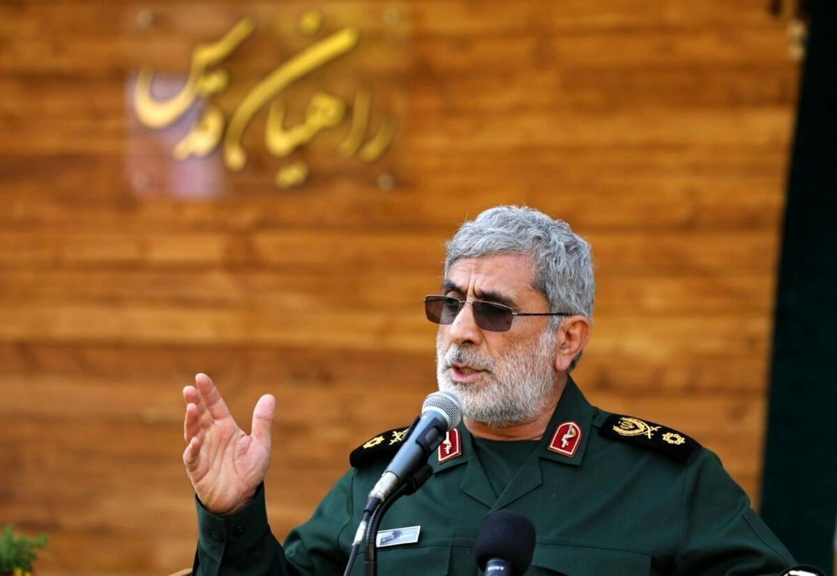 عکسی از سردار قاآنی و فرمانده کل سپاه در بیت رهبری