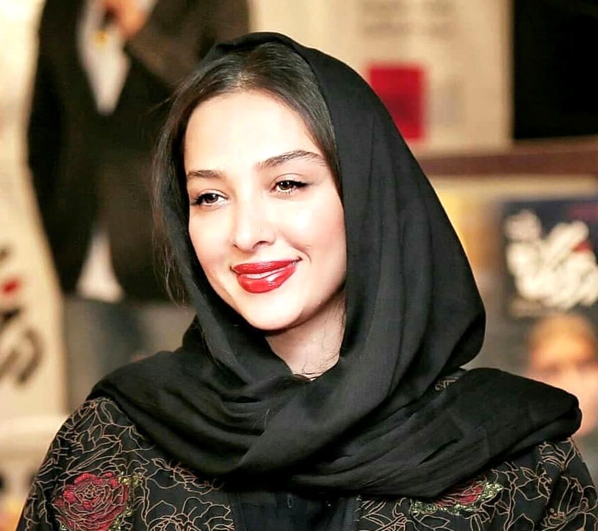 تیپ دهه شصتی آناهیتا درگاهی + عکس