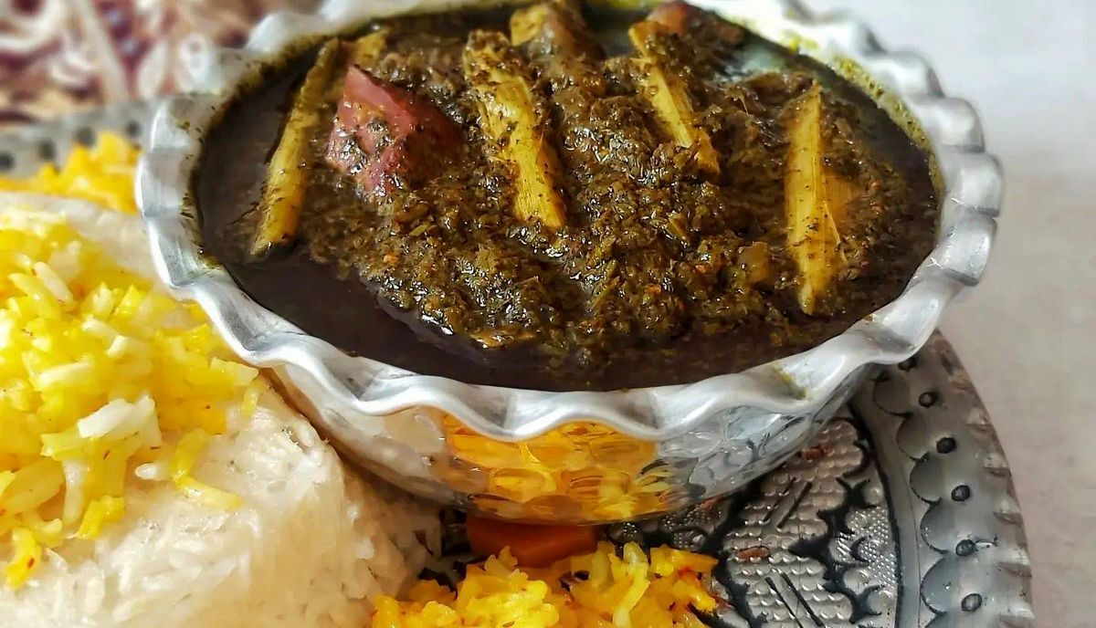 طرز تهیه خورش ریواس | غذای فوق العاده لذیذ بهاری که ترش خورا رو حسابی راضی میکنه