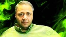 تیپ گنگ مازیار لرستانی با کروات قرمز جیغ